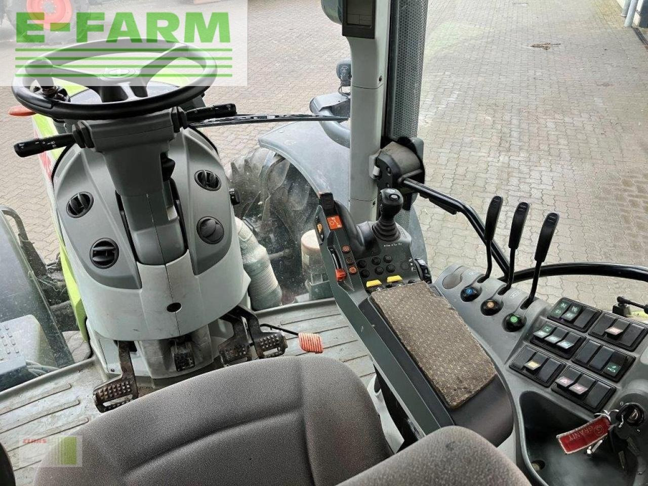 Farm tractor CLAAS arion 640 hexashift