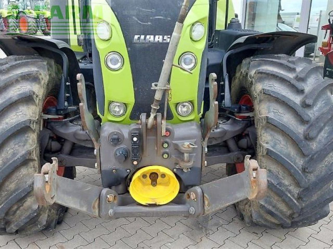 Farm tractor CLAAS arion 650