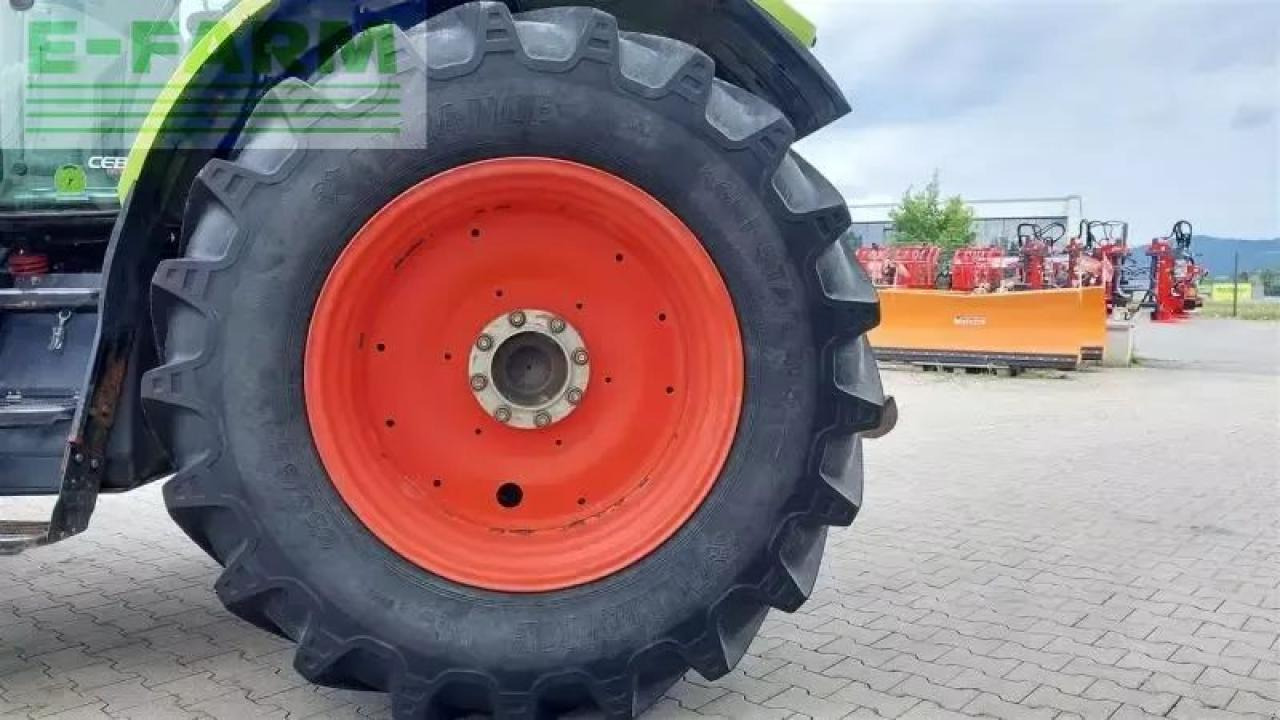 Farm tractor CLAAS arion 650