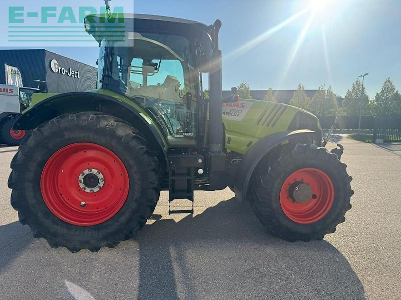 Farm tractor CLAAS arion 650