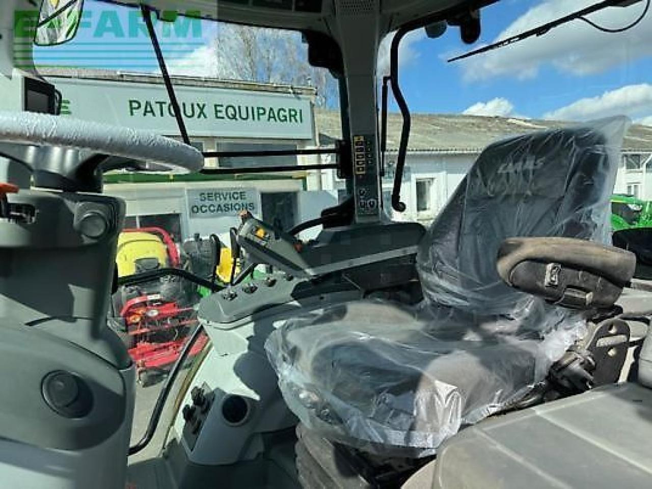 Farm tractor CLAAS arion 650