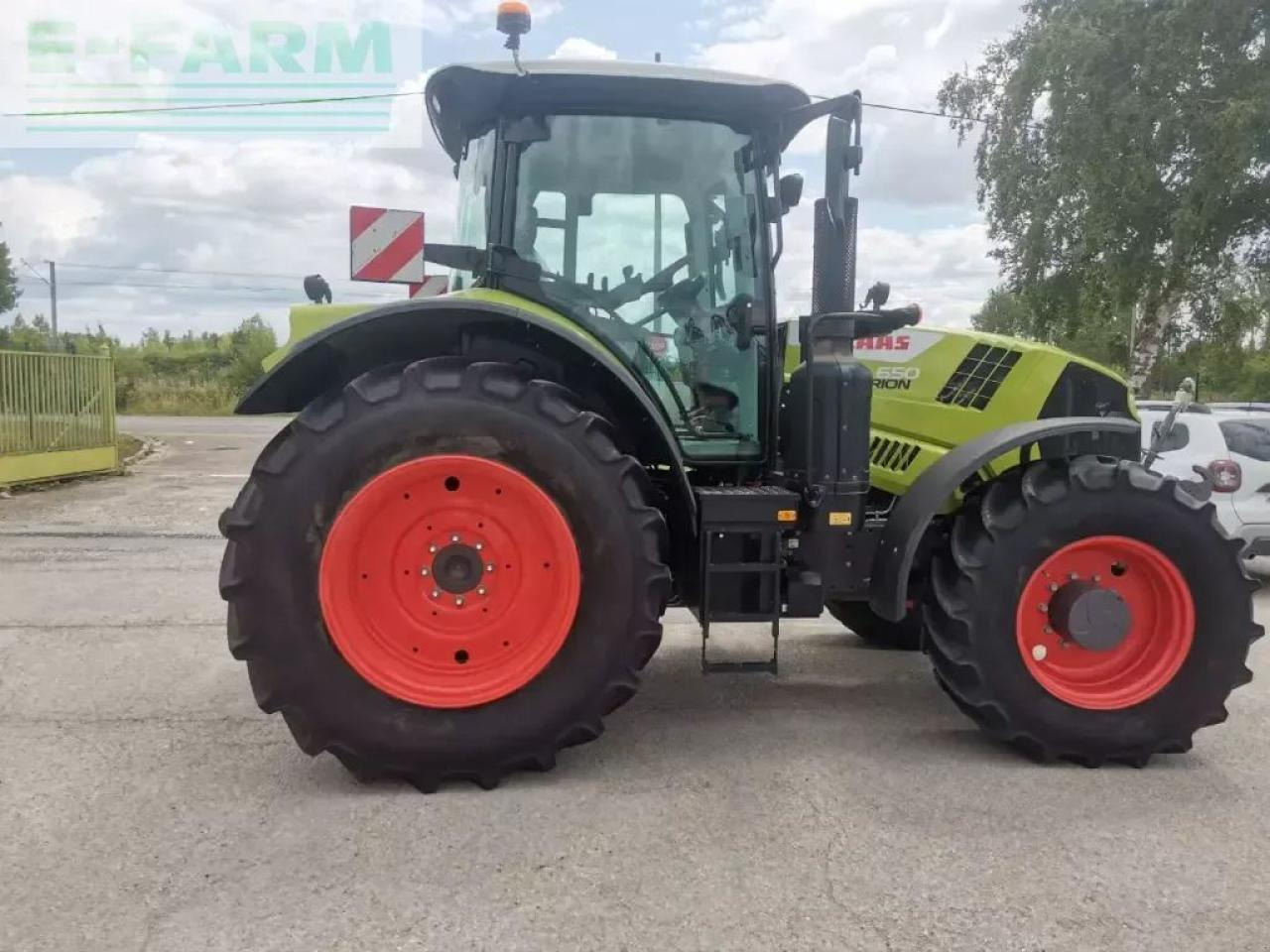 Farm tractor CLAAS arion 650