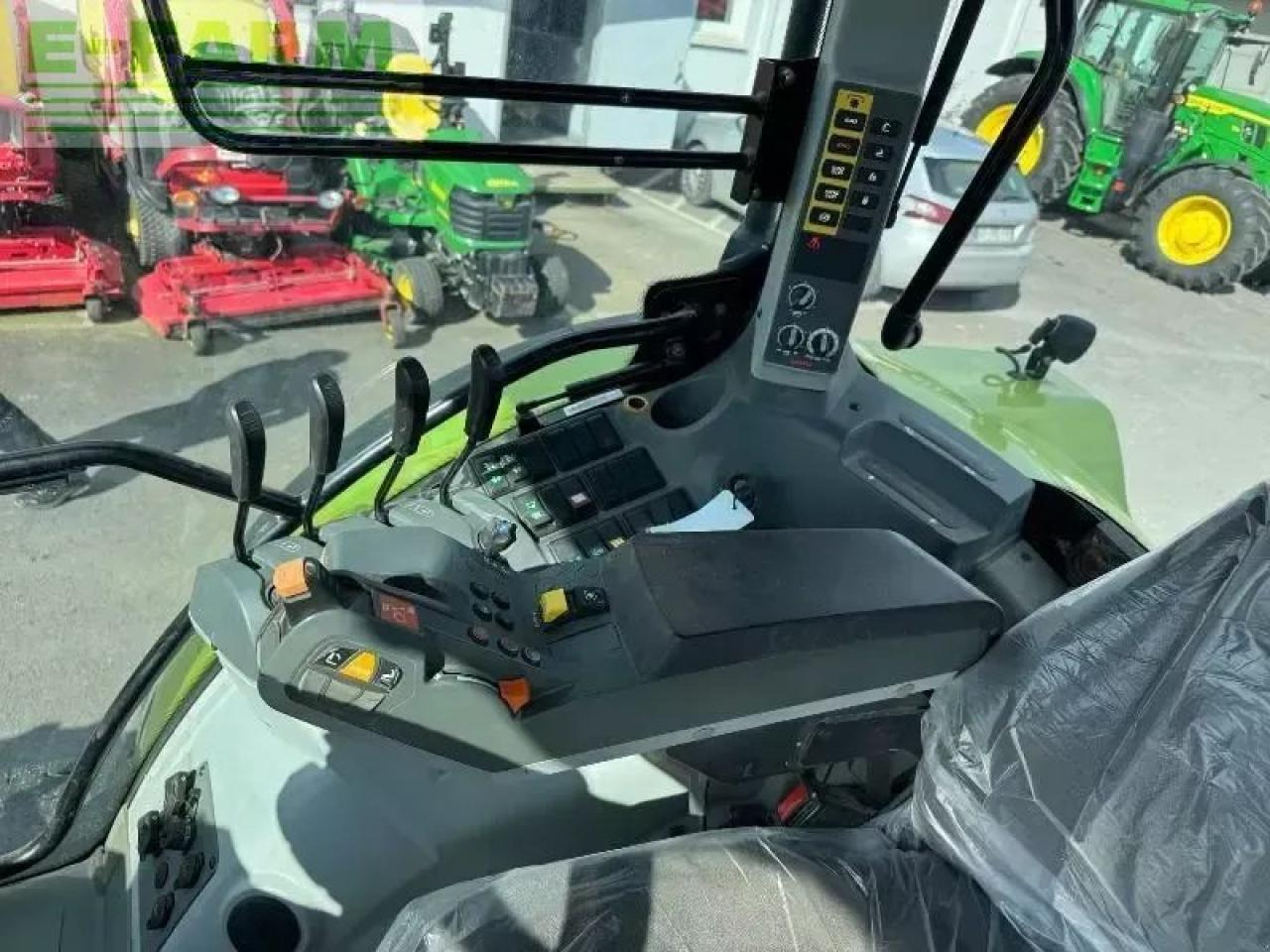 Farm tractor CLAAS arion 650