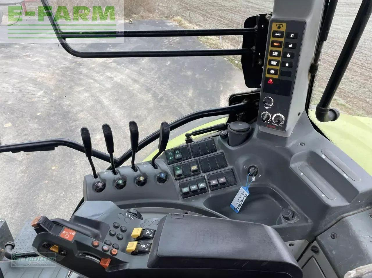 Farm tractor CLAAS arion 650