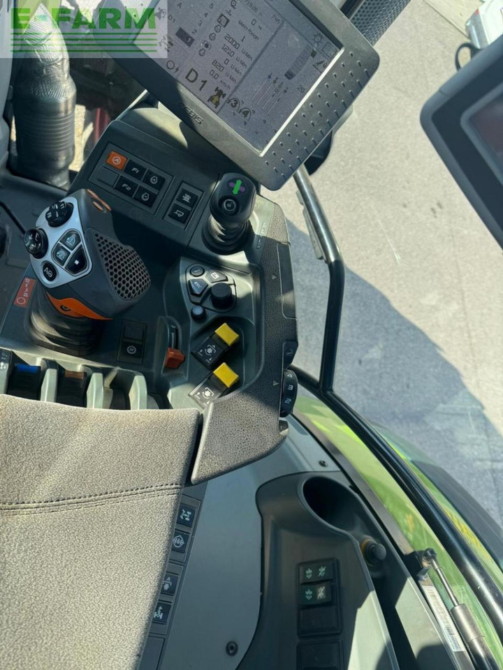Farm tractor CLAAS arion 650