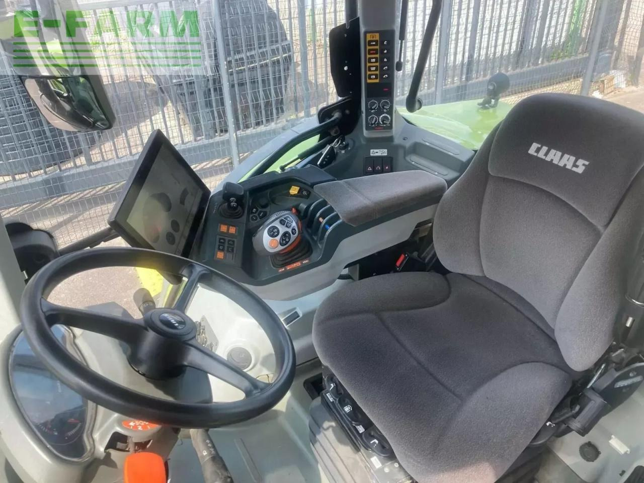 Farm tractor CLAAS arion 650 business 18