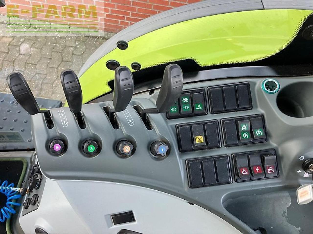 Farm tractor CLAAS arion 650 cis + fl140 CIS+