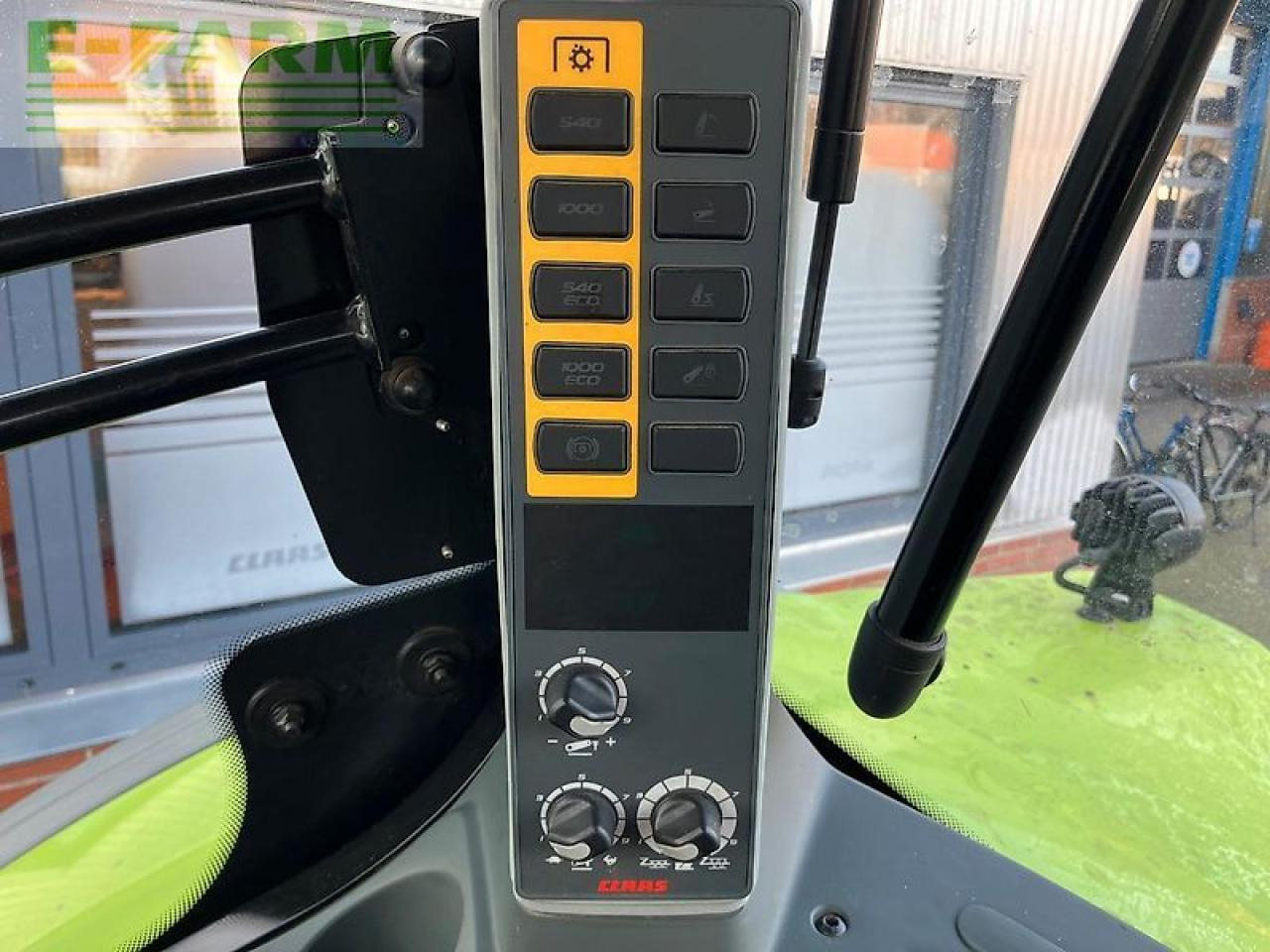 Farm tractor CLAAS arion 650 cis + fl140 CIS+