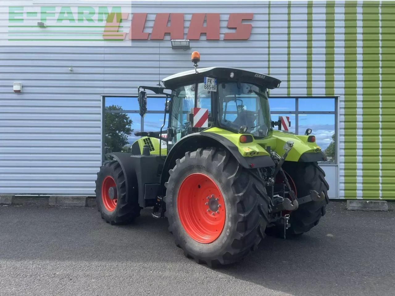 Farm tractor CLAAS arion 650 concept