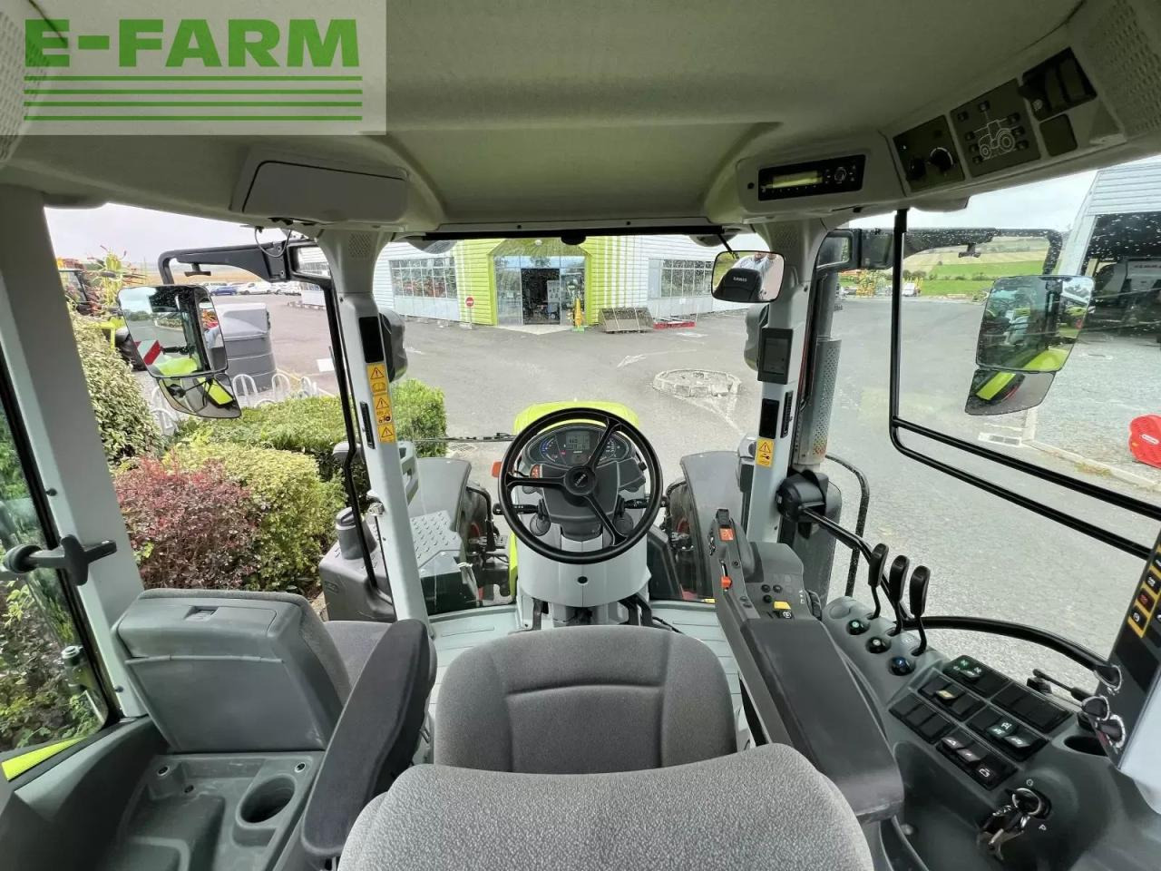 Farm tractor CLAAS arion 650 concept