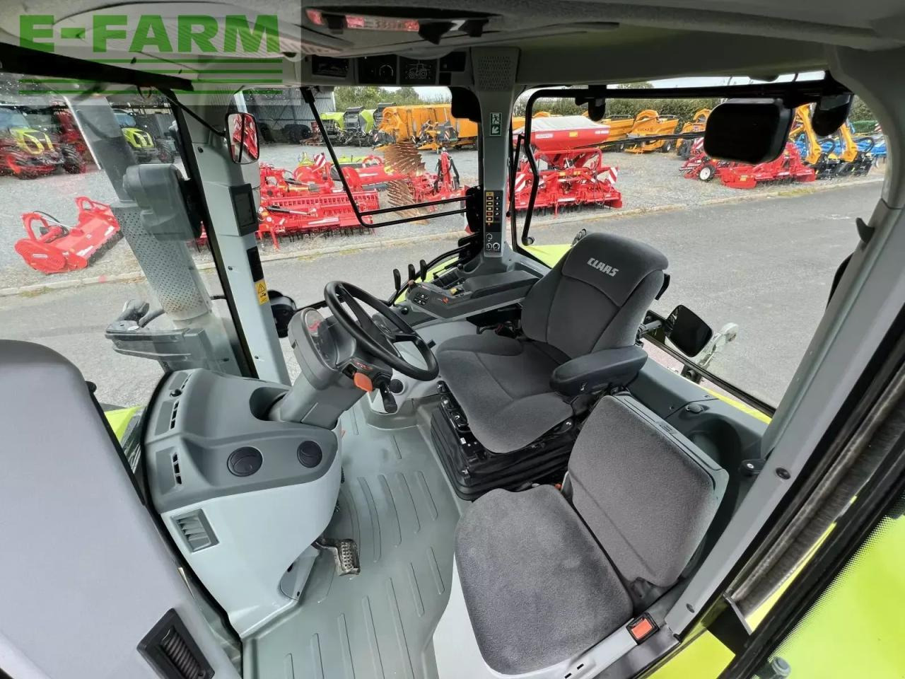 Farm tractor CLAAS arion 650 concept
