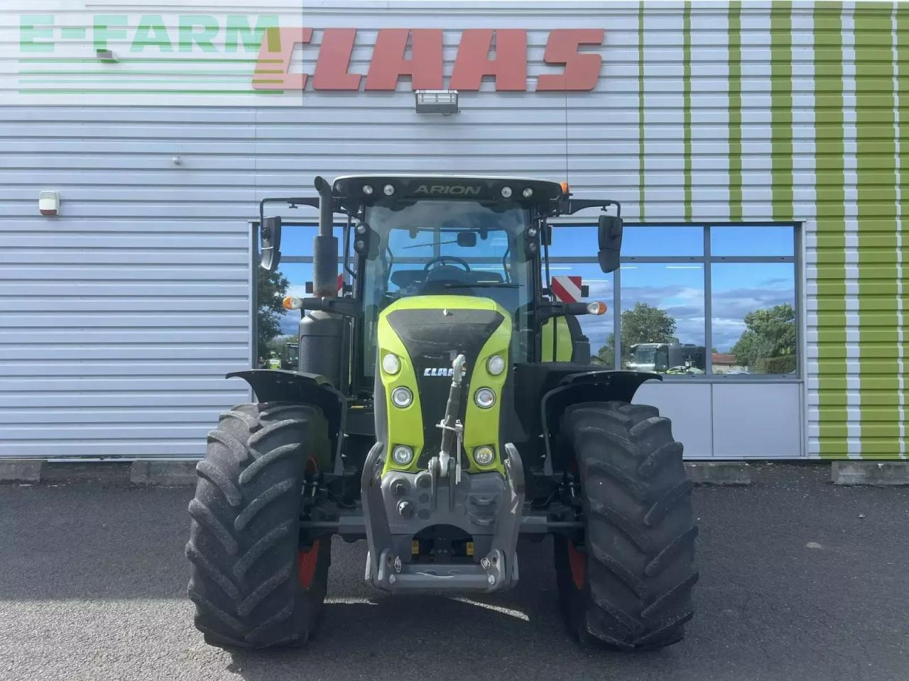Farm tractor CLAAS arion 650 concept