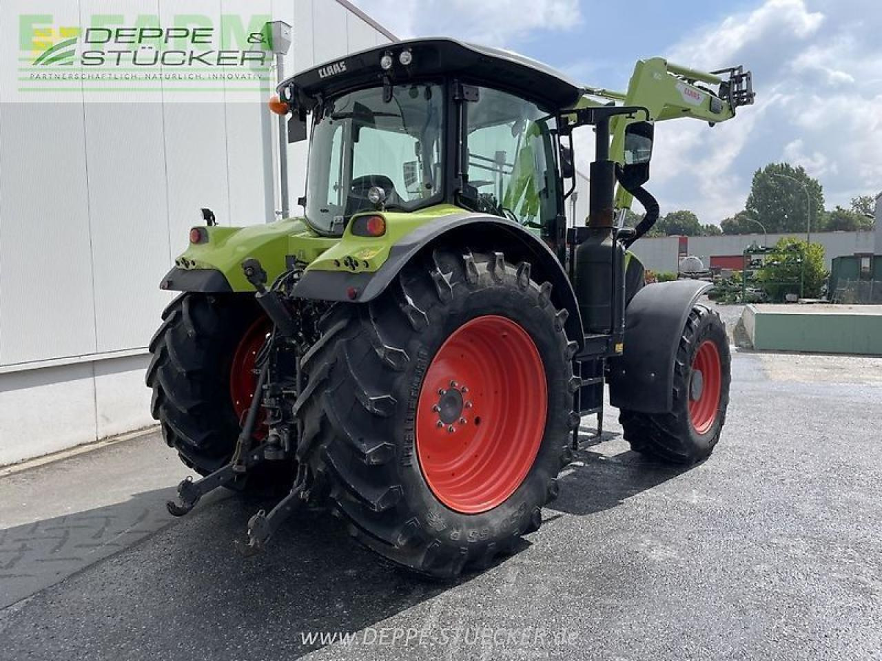 Farm tractor CLAAS arion 650 hexashift