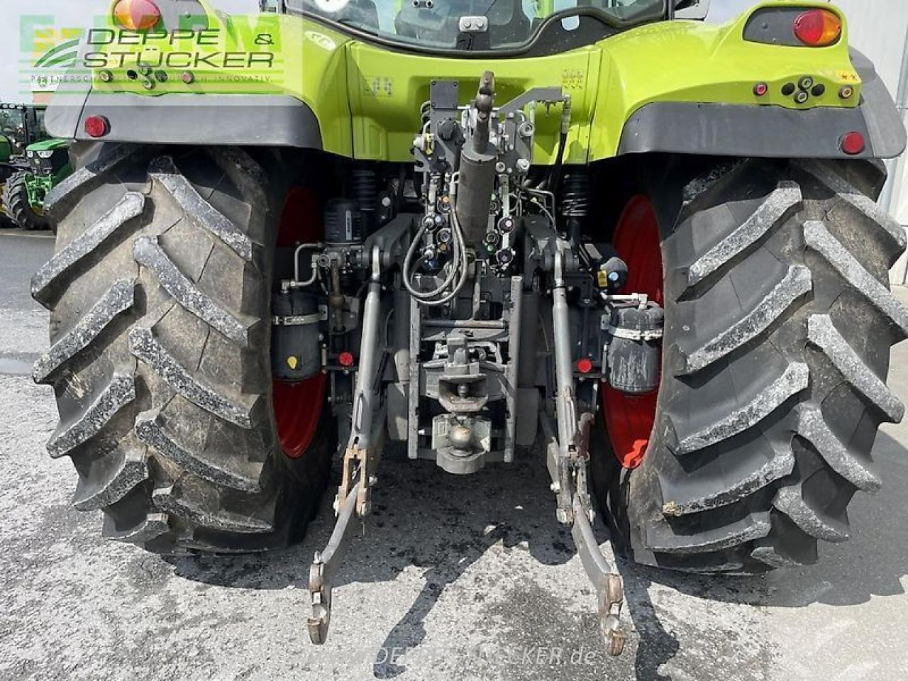 Farm tractor CLAAS arion 650 hexashift