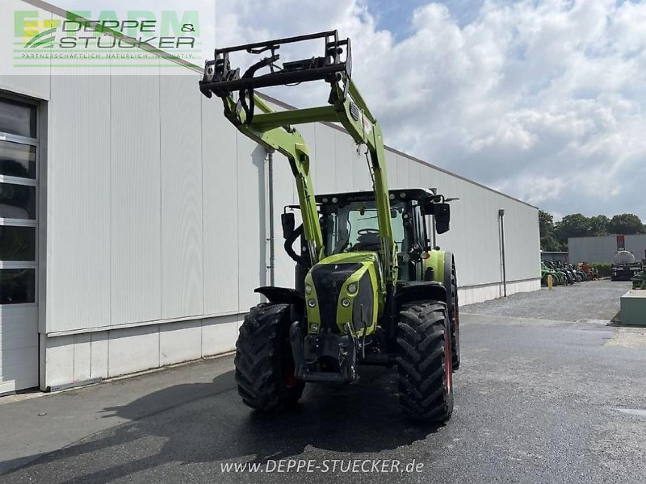 Farm tractor CLAAS arion 650 hexashift