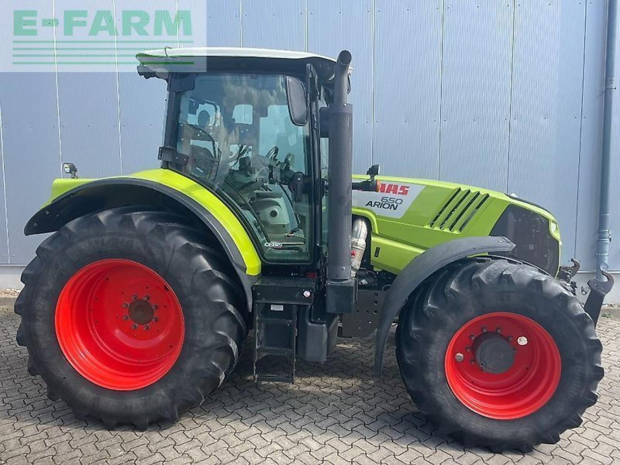 Farm tractor CLAAS arion 650 hexashift
