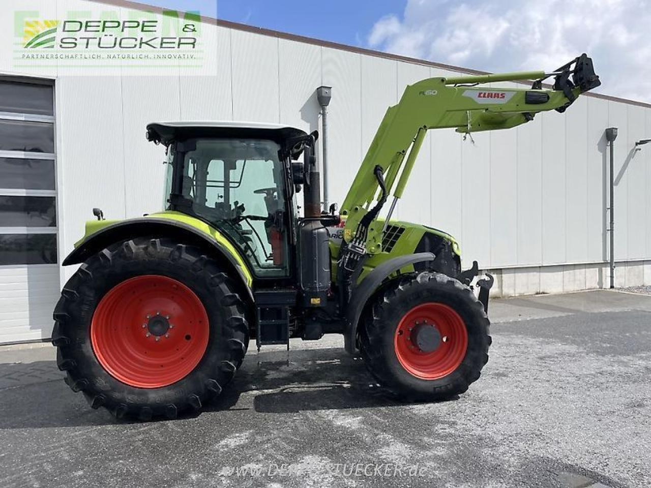 Farm tractor CLAAS arion 650 hexashift