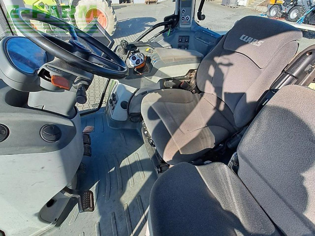 Farm tractor CLAAS arion 650 t4i