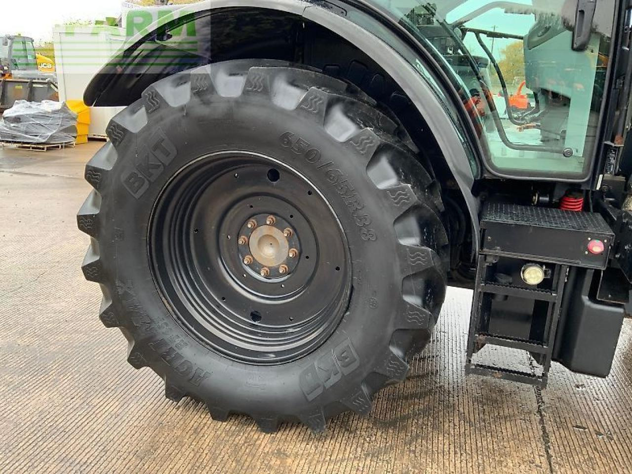 Farm tractor CLAAS arion 650 tractor (st24962)