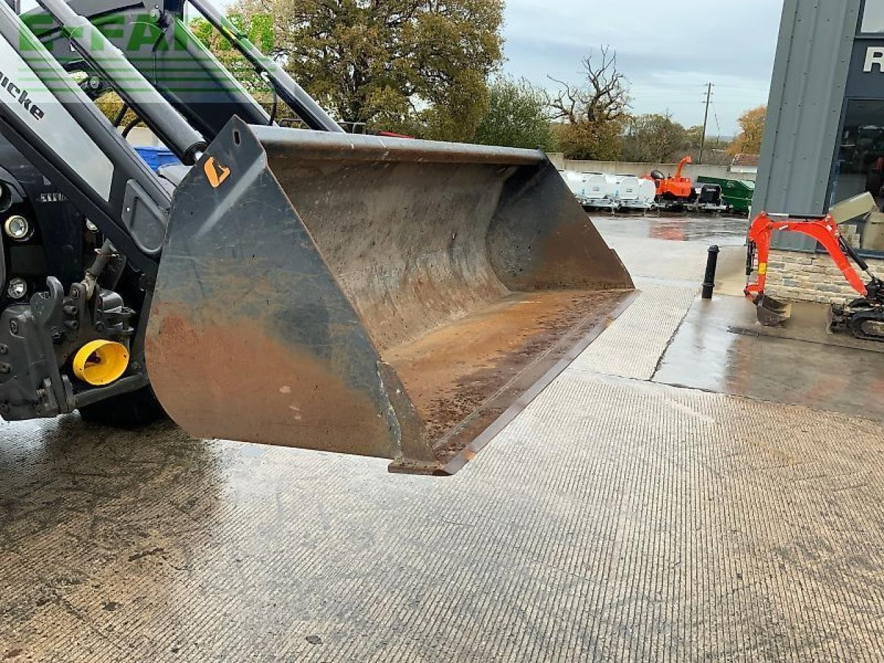 Farm tractor CLAAS arion 650 tractor (st24962)