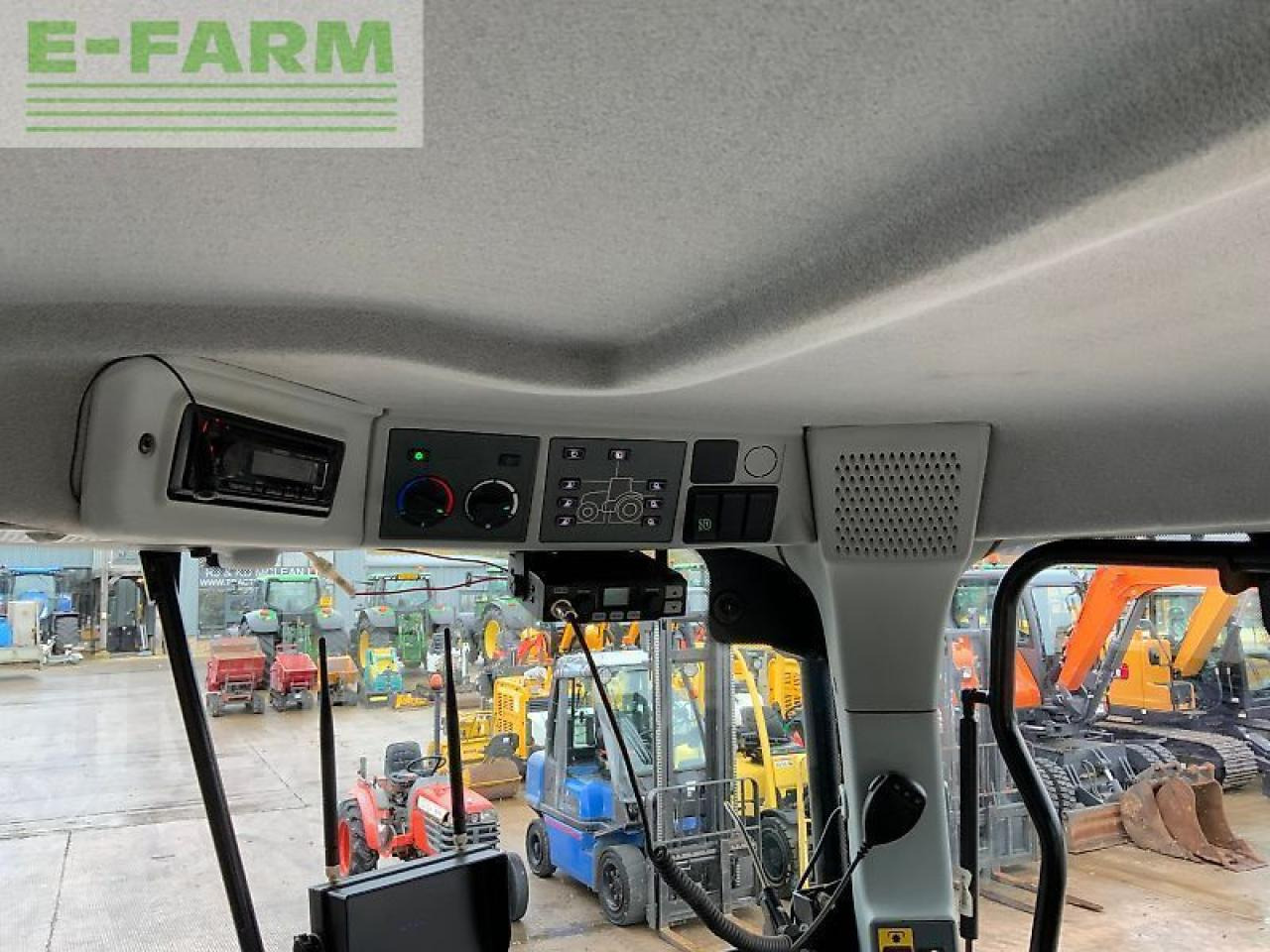 Farm tractor CLAAS arion 650 tractor (st24962)