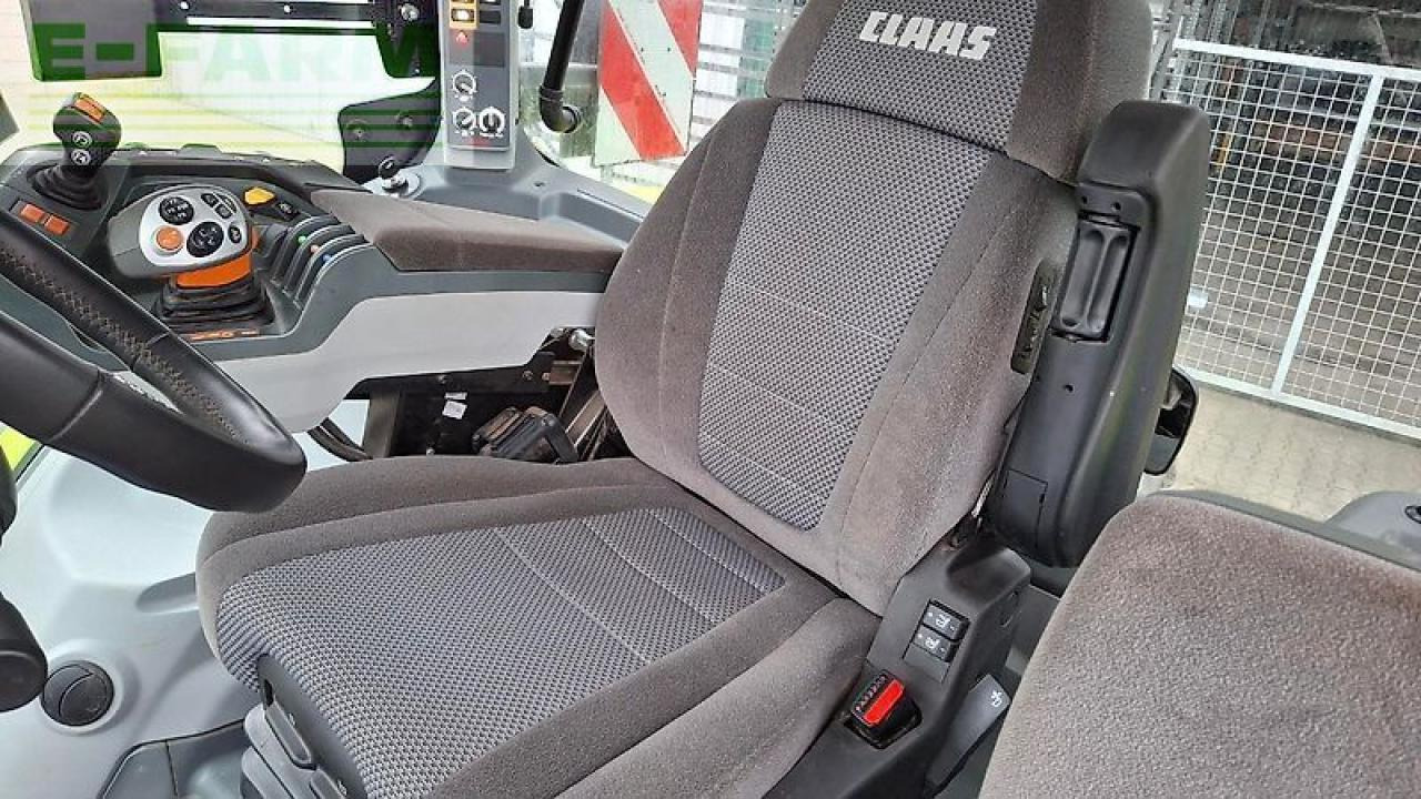 Farm tractor CLAAS arion 660 cebis