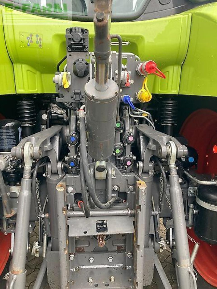 Farm tractor CLAAS arion 660 cmatic