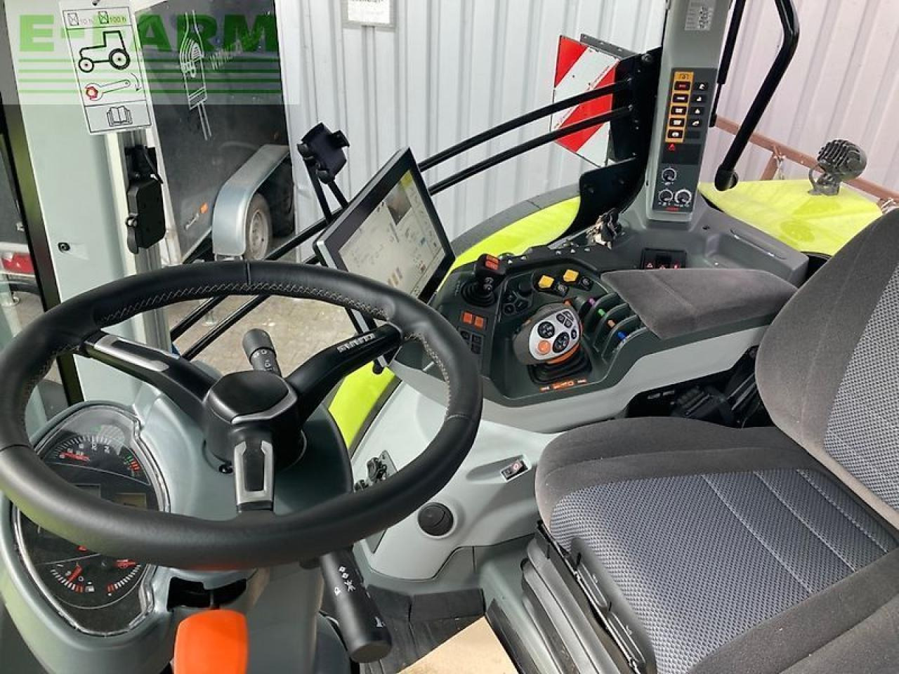 Farm tractor CLAAS arion 660 cmatic