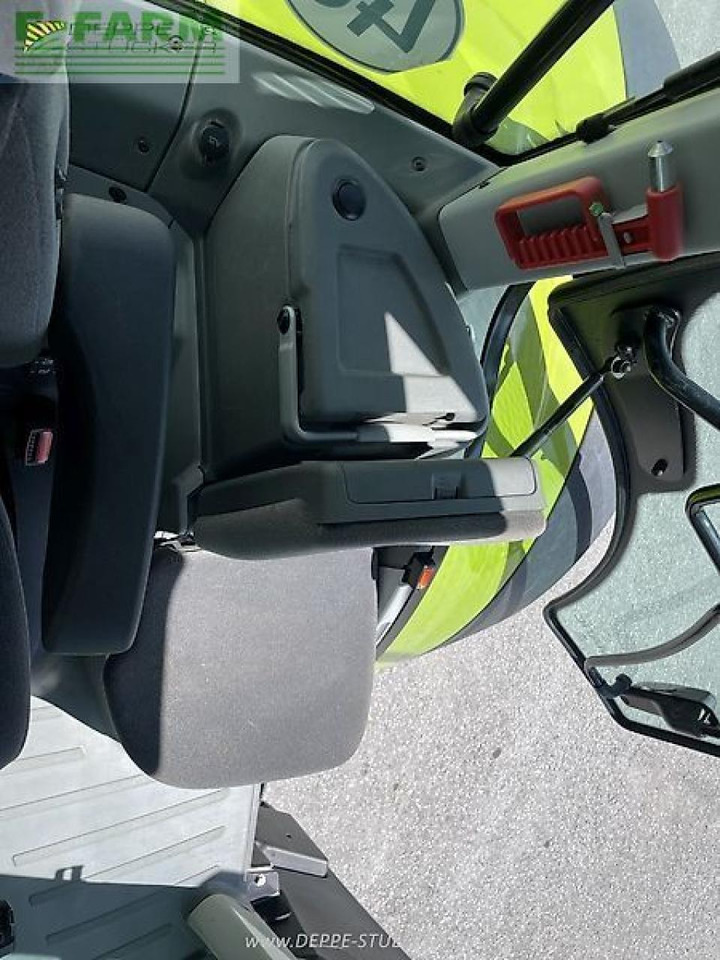 Farm tractor CLAAS arion 660 cmatic