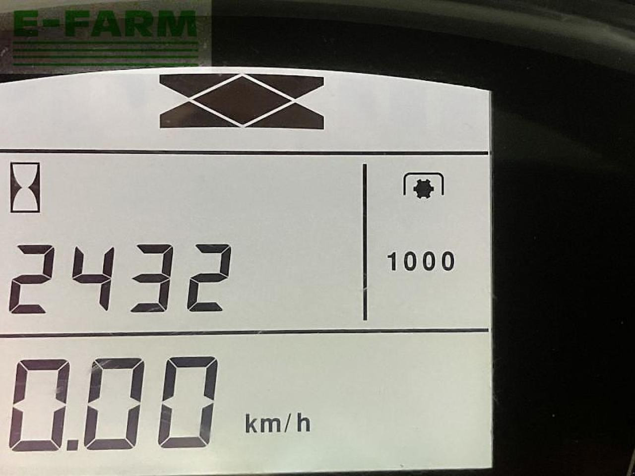 Farm tractor CLAAS arion 660 cmatic - st v first