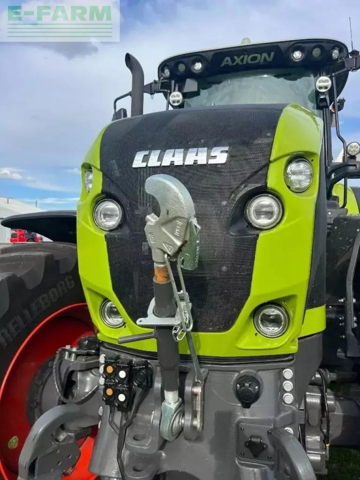 Farm tractor CLAAS axio 930