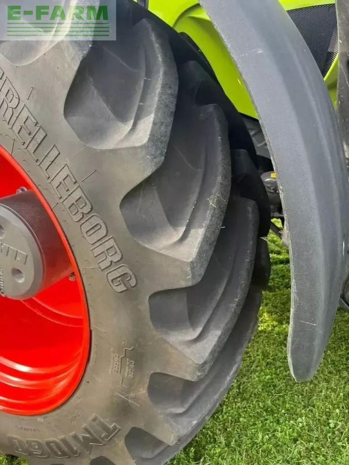 Farm tractor CLAAS axio 930