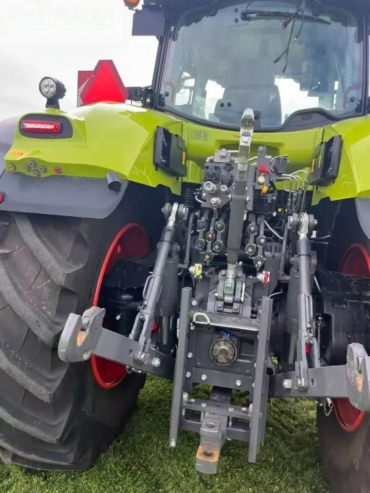Farm tractor CLAAS axio 930