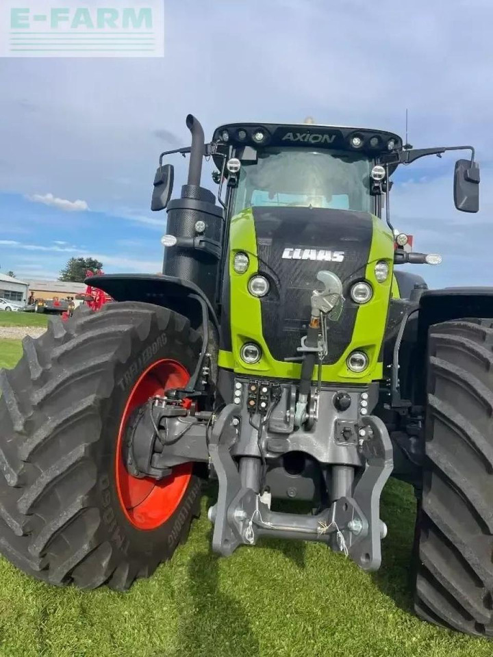 Farm tractor CLAAS axio 930