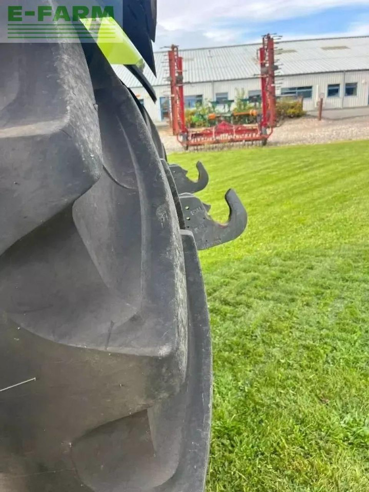 Farm tractor CLAAS axio 930