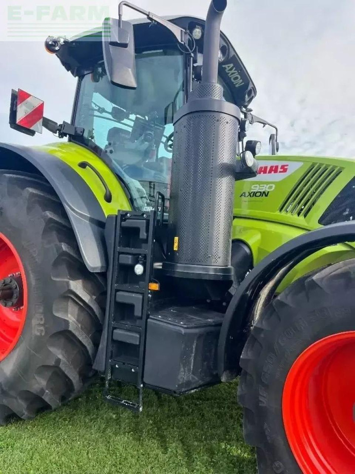 Farm tractor CLAAS axio 930