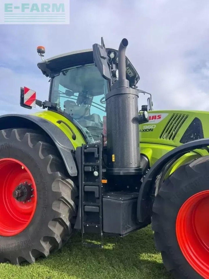 Farm tractor CLAAS axio 960