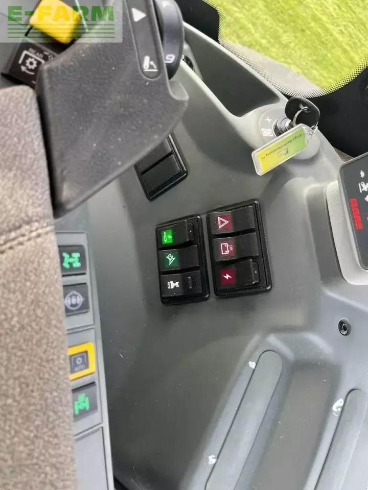 Farm tractor CLAAS axio 960