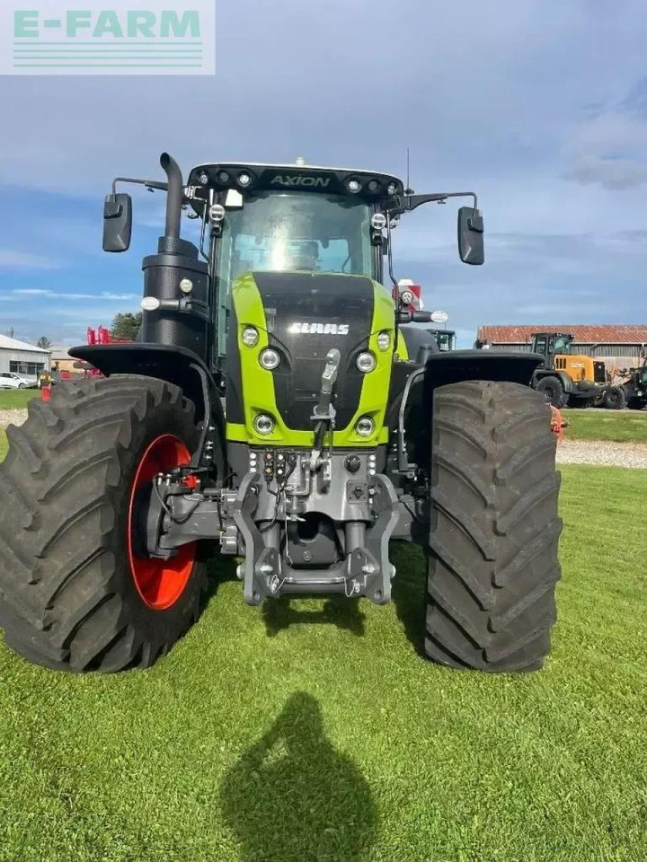 Farm tractor CLAAS axio 960