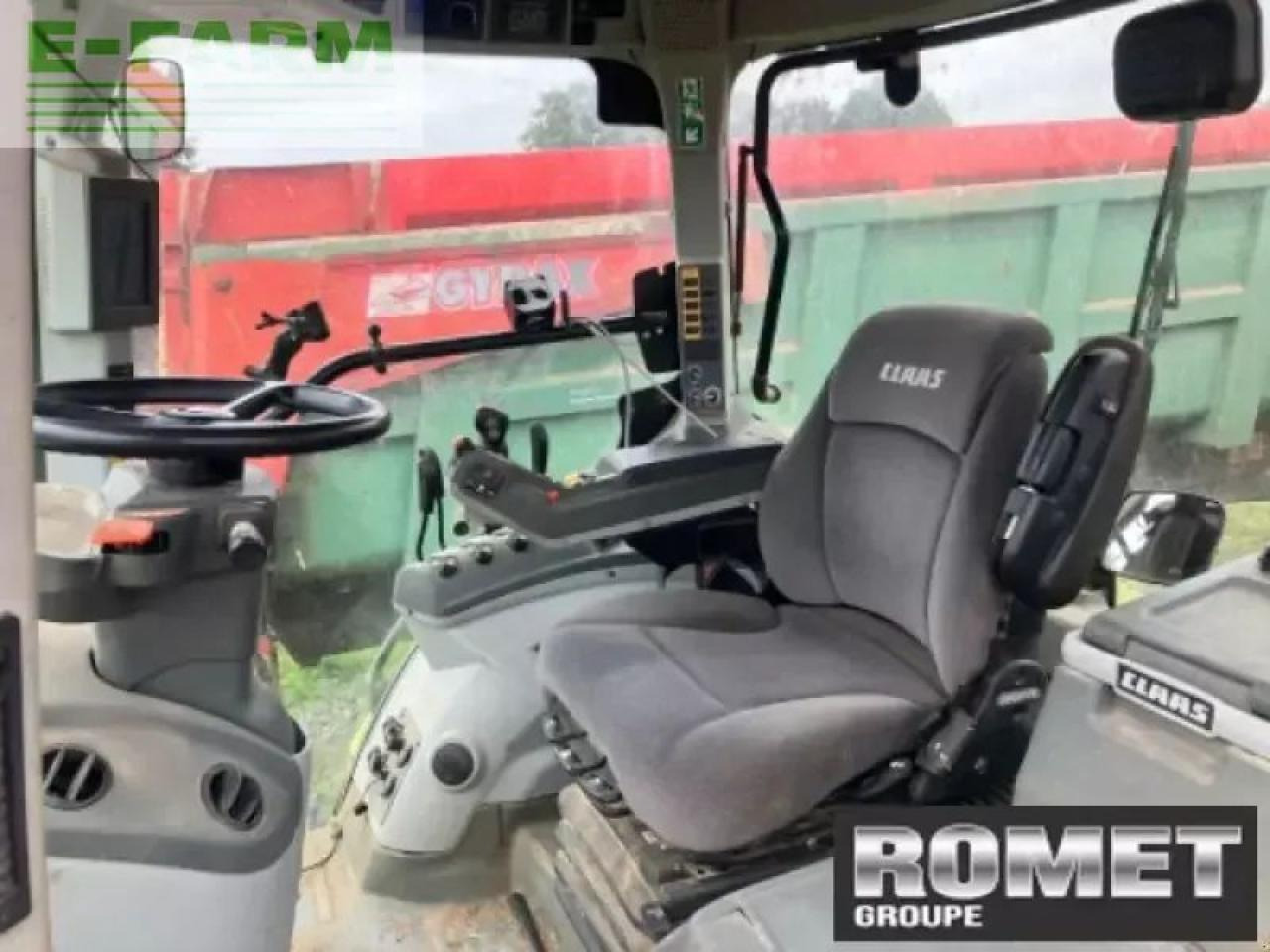 Farm tractor CLAAS axion 800