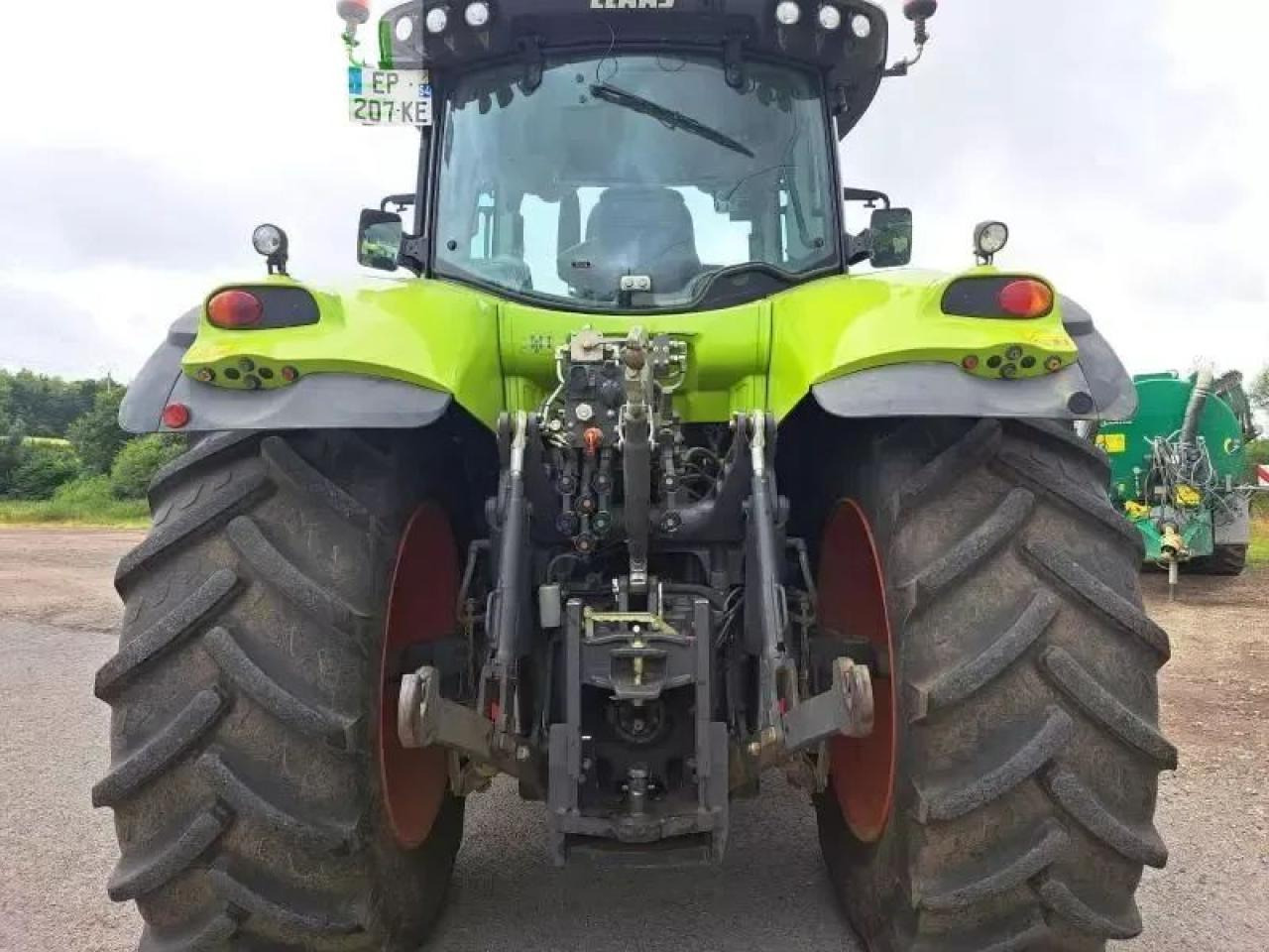 Farm tractor CLAAS axion 800