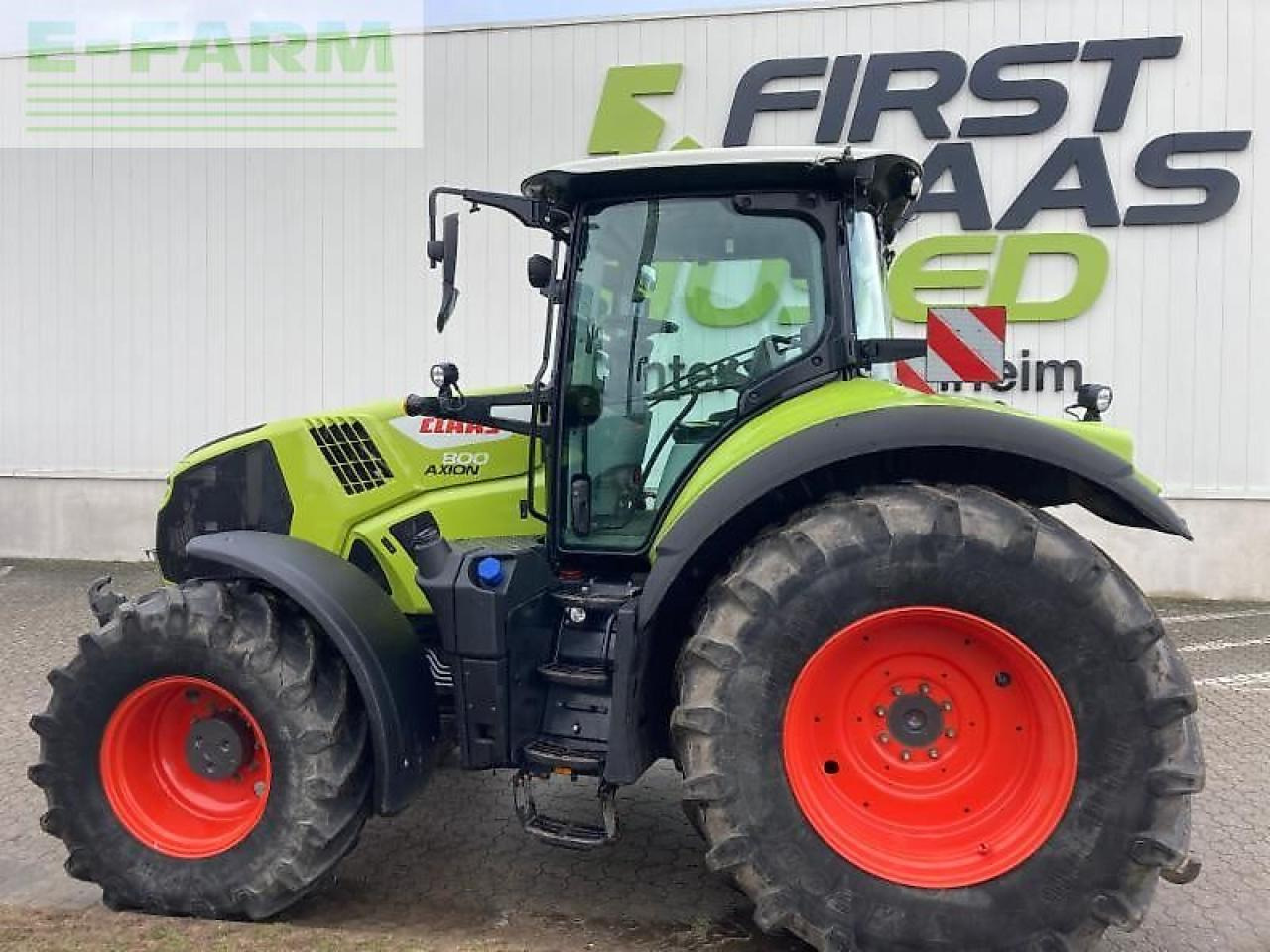 Farm tractor CLAAS axion 800 cis+