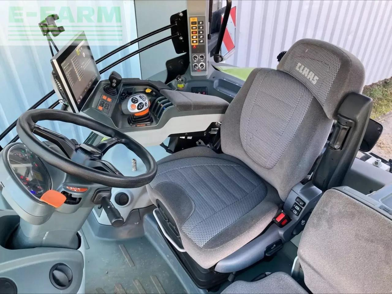 Farm tractor CLAAS axion 800 cmatic s5