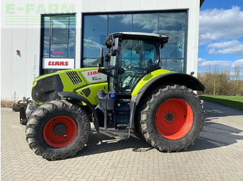 Farm tractor CLAAS axion 810