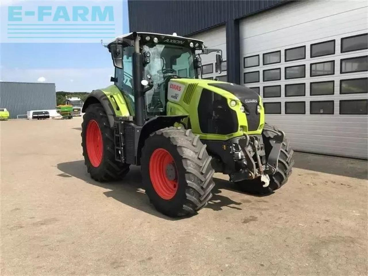 Farm tractor CLAAS axion 810