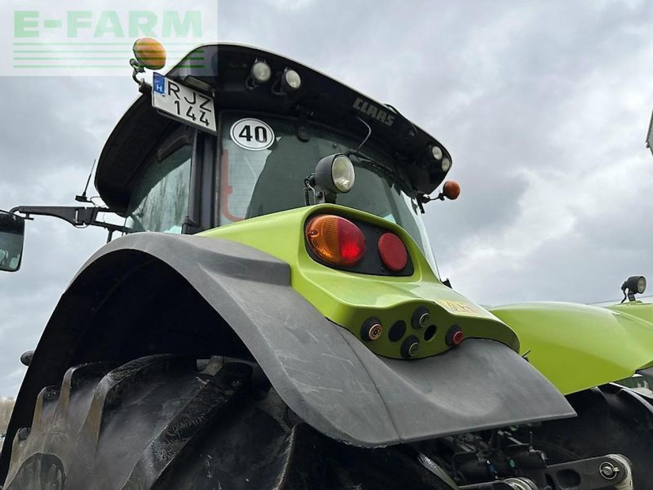 Farm tractor CLAAS axion 810