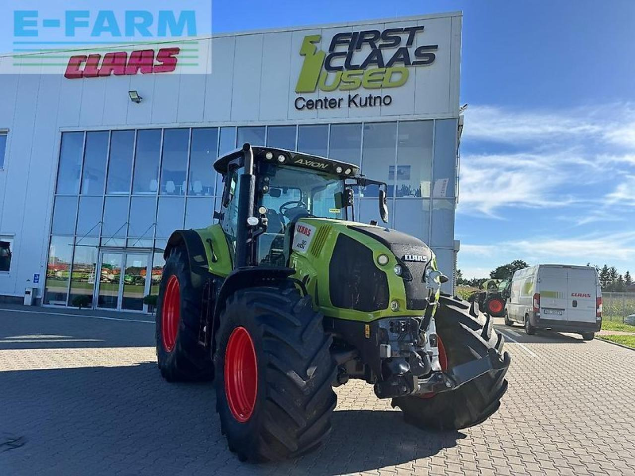 Farm tractor CLAAS axion 810