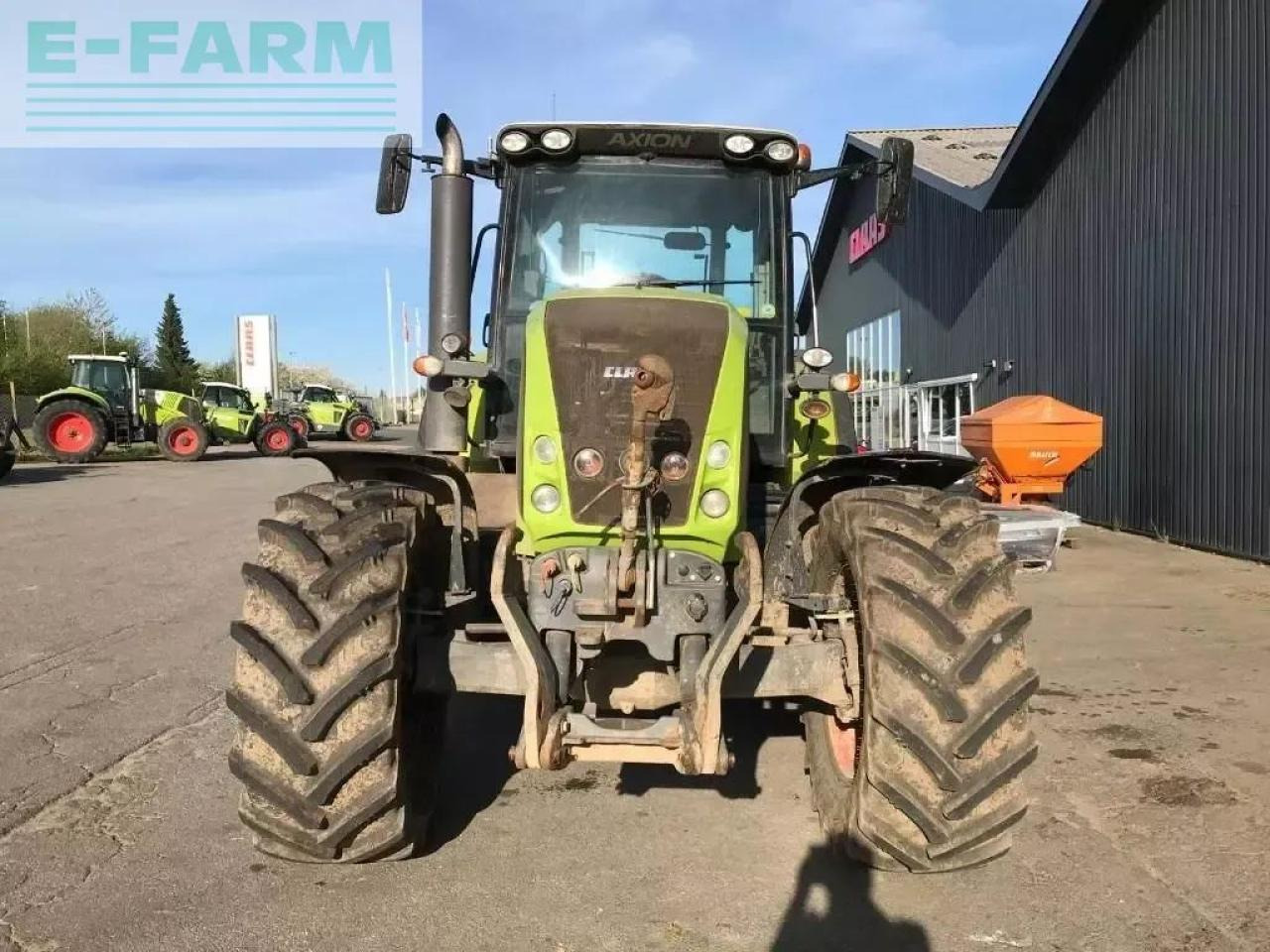 Farm tractor CLAAS axion 810