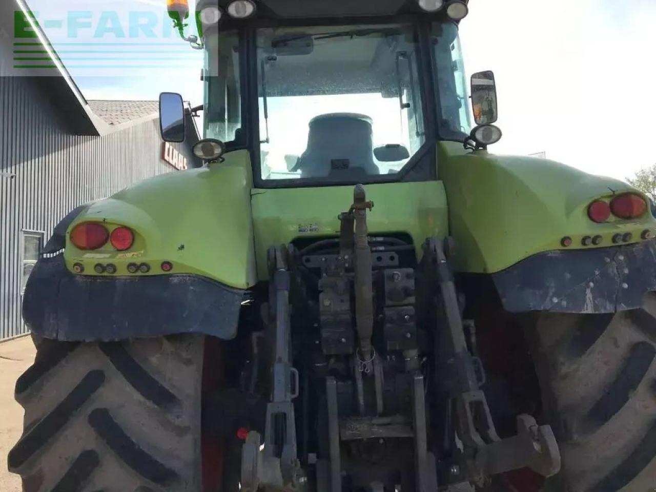 Farm tractor CLAAS axion 810