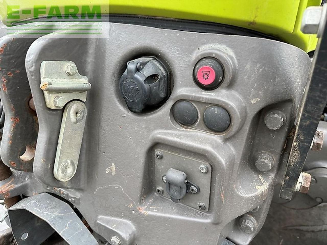 Farm tractor CLAAS axion 810